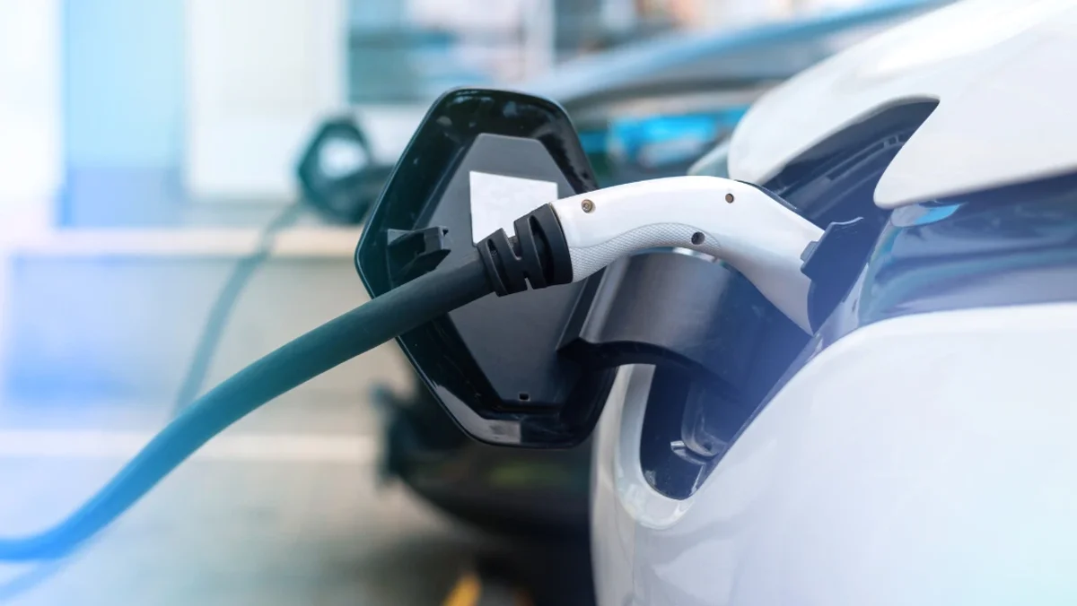 Recharger la Renault ZOE sur prise domestique : guide complet